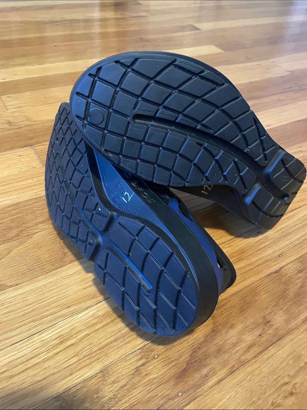Oofos Oocandoo Recovery Sandal - Picture 3 of 3